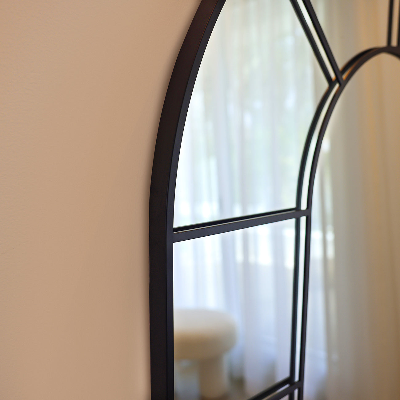 Botanisch dekorativer Metallspiegel